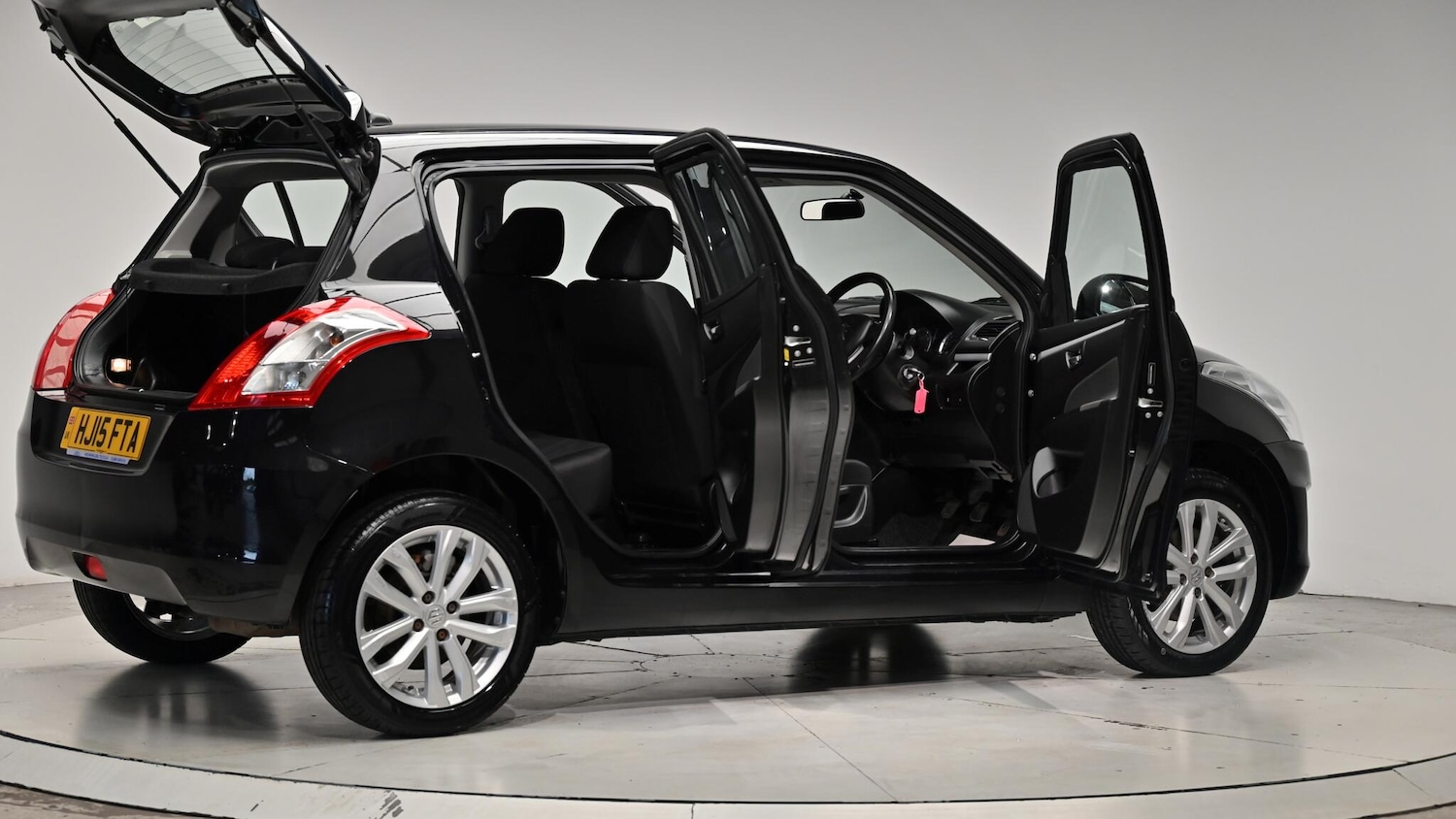 Used Suzuki Swift 2015 for sale - 76073242: Photo 71