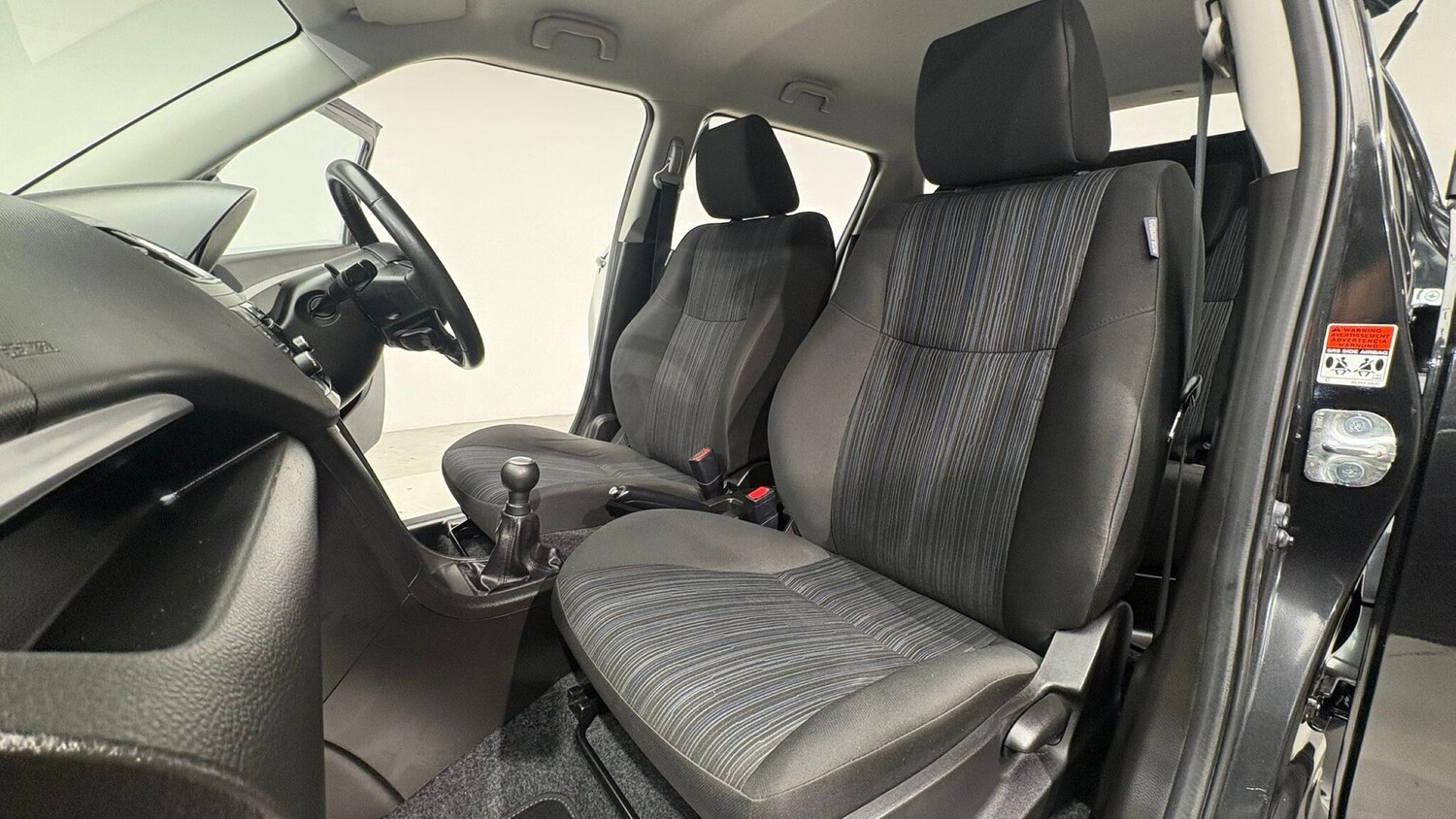 Used Suzuki Swift 2015 for sale - 76073242: Photo 83