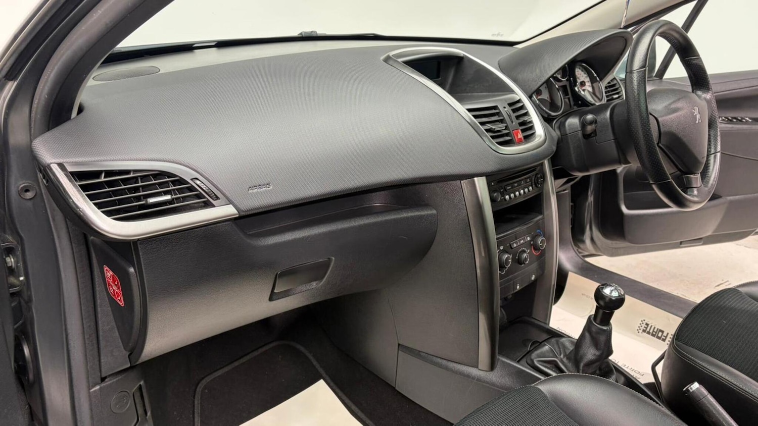 Used Peugeot 207 2012 for sale - 76729059: Photo 80