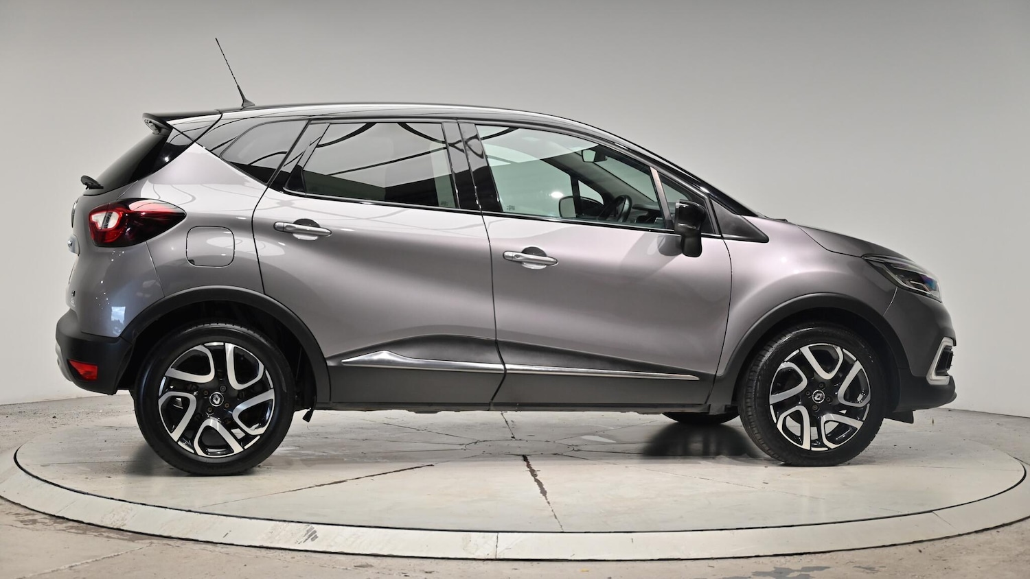 Used Renault Captur 2017 for sale - 76989581: Photo 37