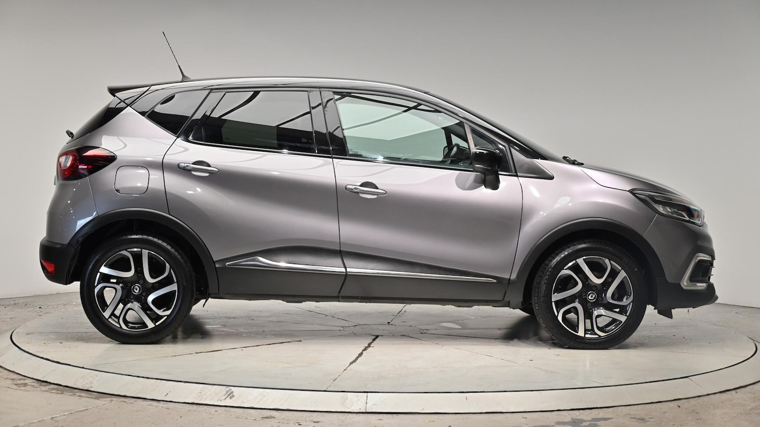 Used Renault Captur 2017 for sale - 76989581: Photo 38