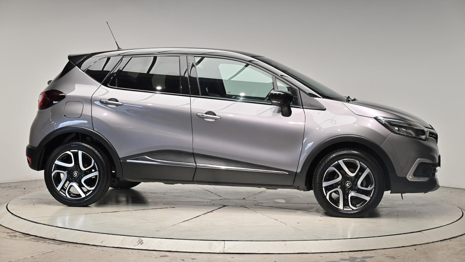 Used Renault Captur 2017 for sale - 76989581: Photo 39