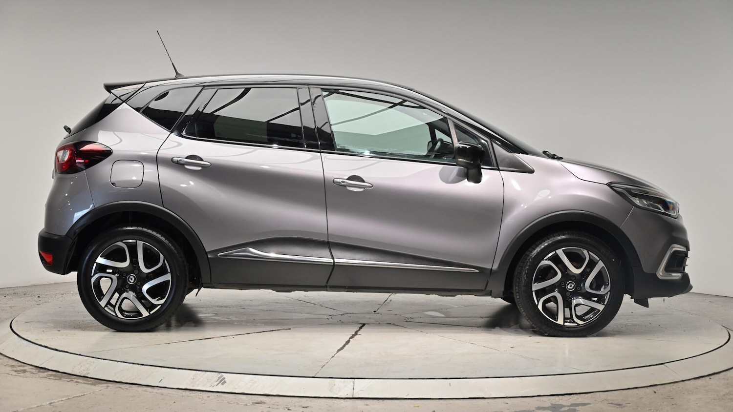 Used Renault Captur 2017 for sale - 76989581: Photo 4