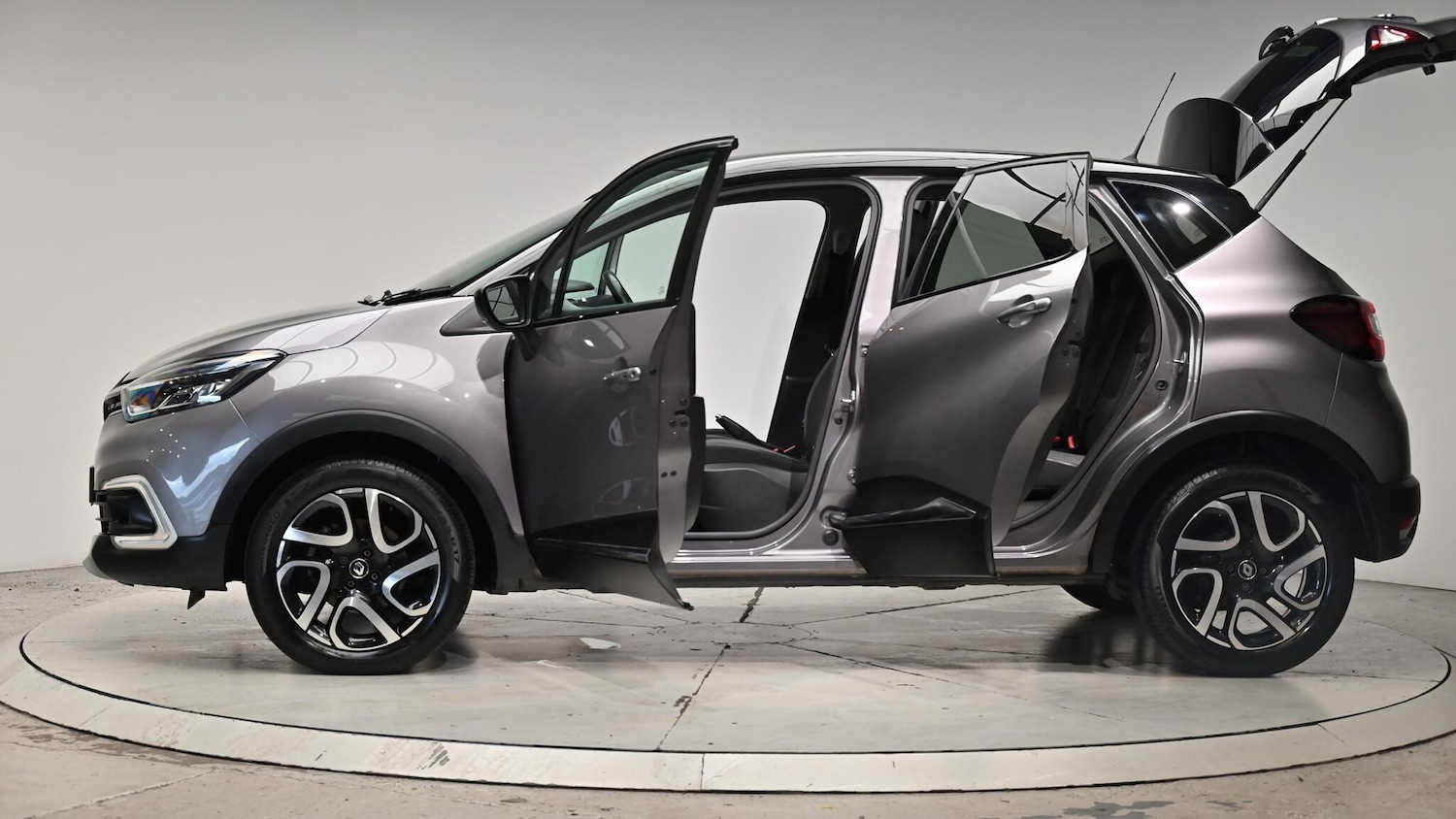 Used Renault Captur 2017 for sale - 76989581: Photo 56