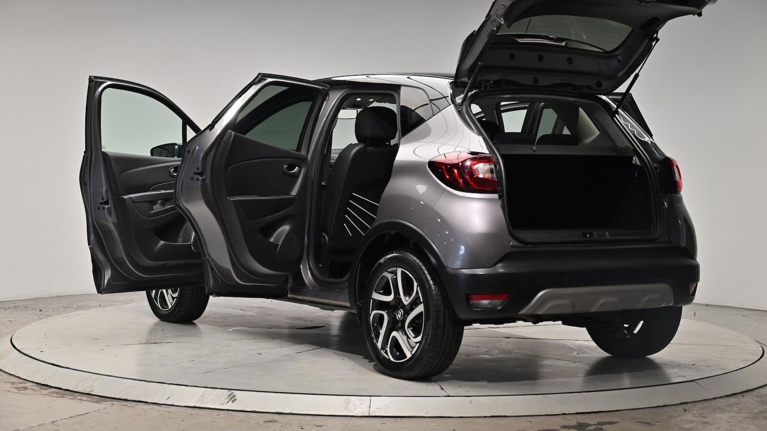 Used Renault Captur 2017 for sale - 76989581: Photo 62