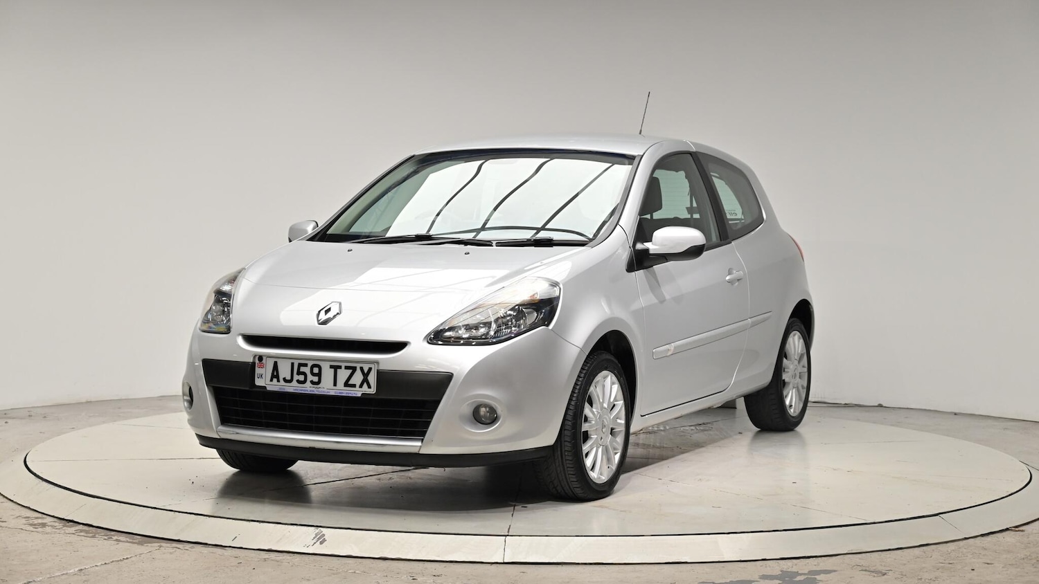 Used Renault Clio 2010 for sale - 76084395: Photo 14