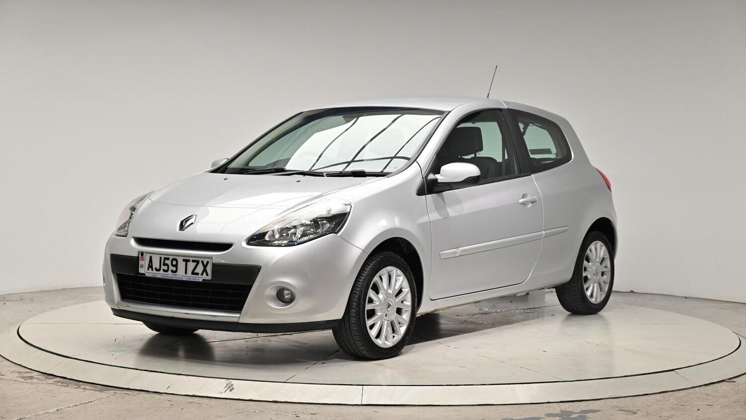 Used Renault Clio 2010 for sale - 76084395: Photo 15