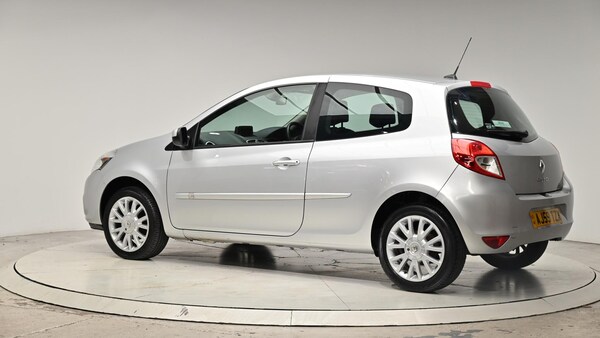 Used Renault Clio 2010 for sale - 76084395: Photo 24