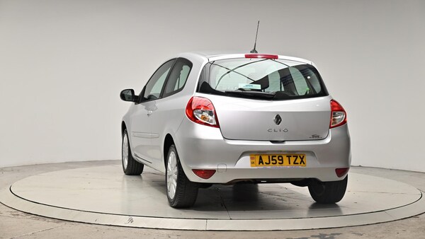 Used Renault Clio 2010 for sale - 76084395: Photo 28