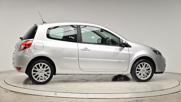 Used Renault Clio 2010 for sale - 76084395: Photo 37