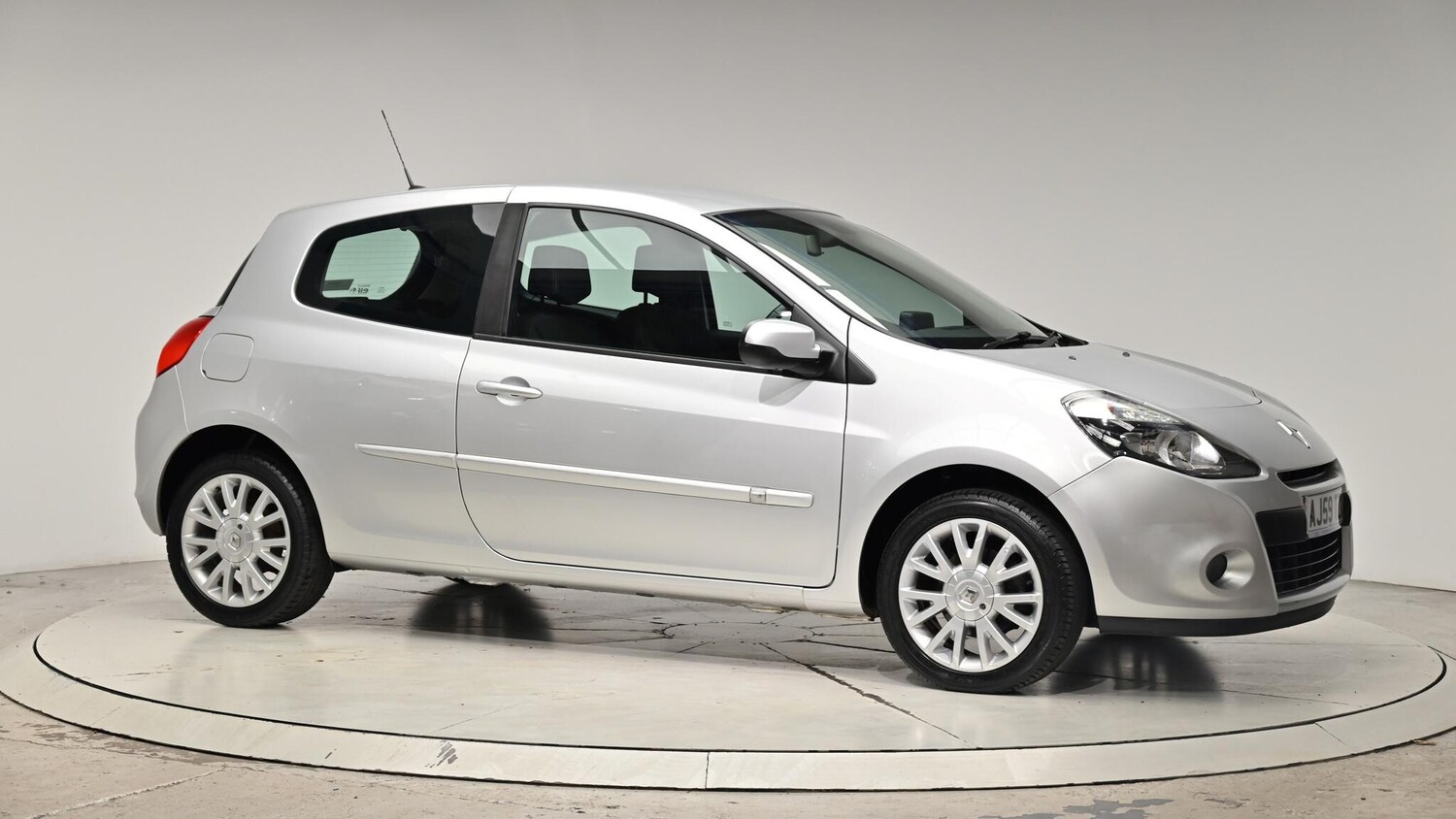 Used Renault Clio 2010 for sale - 76084395: Photo 41