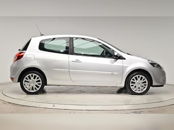 Used Renault Clio 2010 for sale - 76084395: Photo