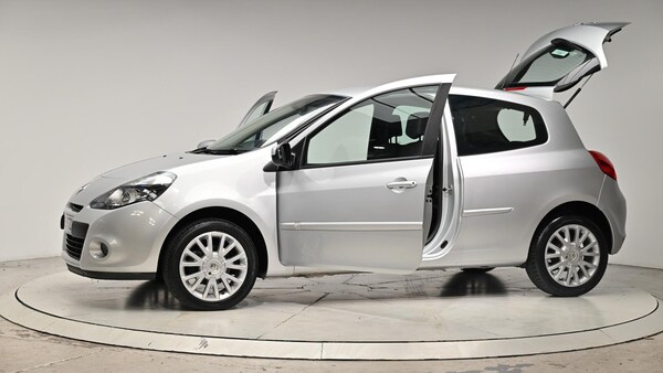 Used Renault Clio 2010 for sale - 76084395: Photo 55