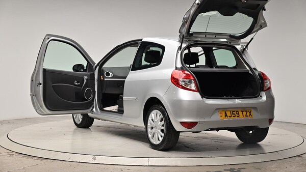 Used Renault Clio 2010 for sale - 76084395: Photo 63