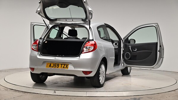 Used Renault Clio 2010 for sale - 76084395: Photo 68