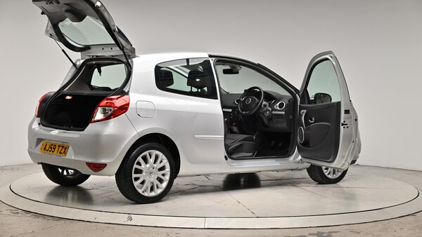 Used Renault Clio 2010 for sale - 76084395: Photo 71