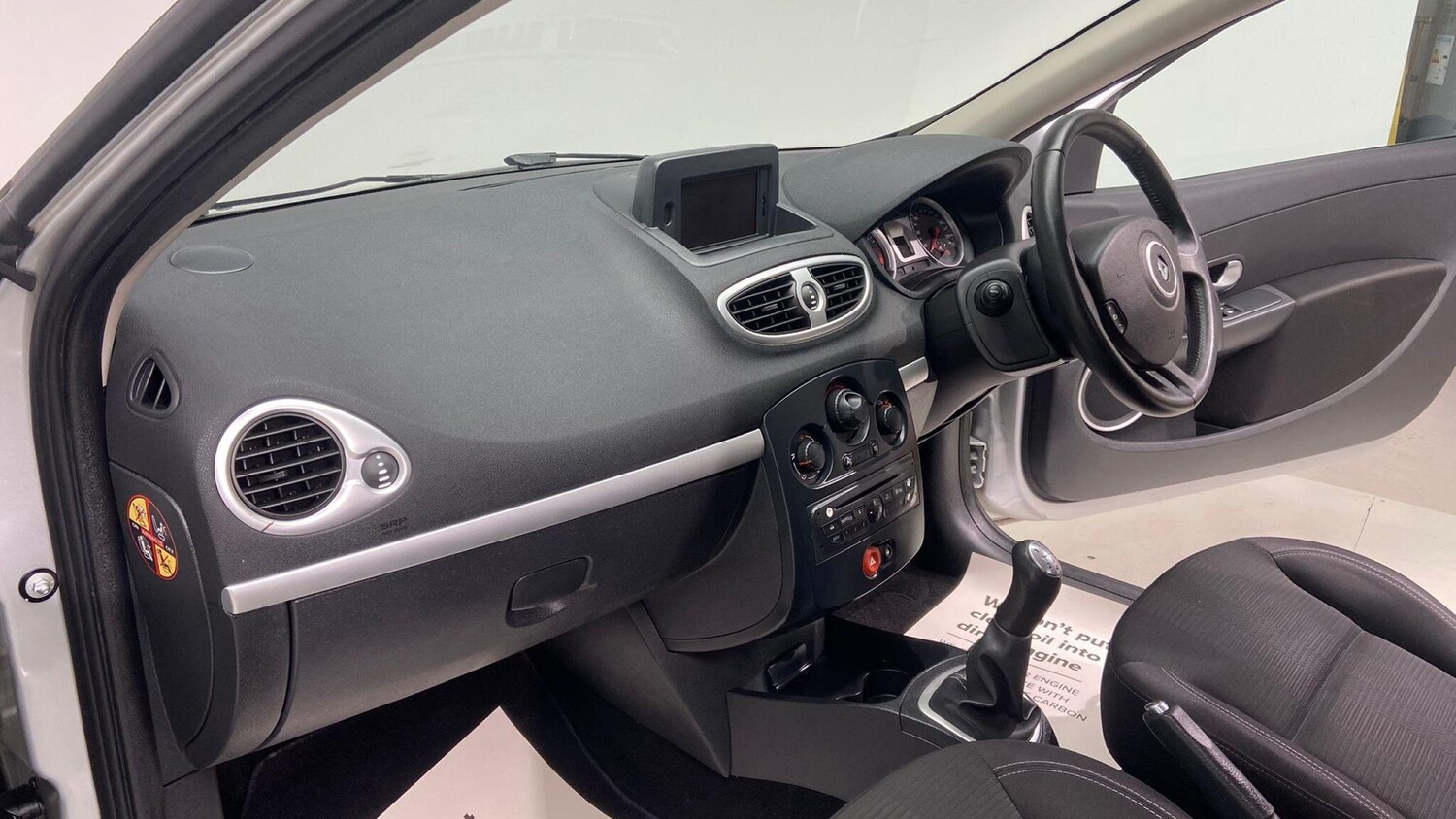 Used Renault Clio 2010 for sale - 76084395: Photo 80