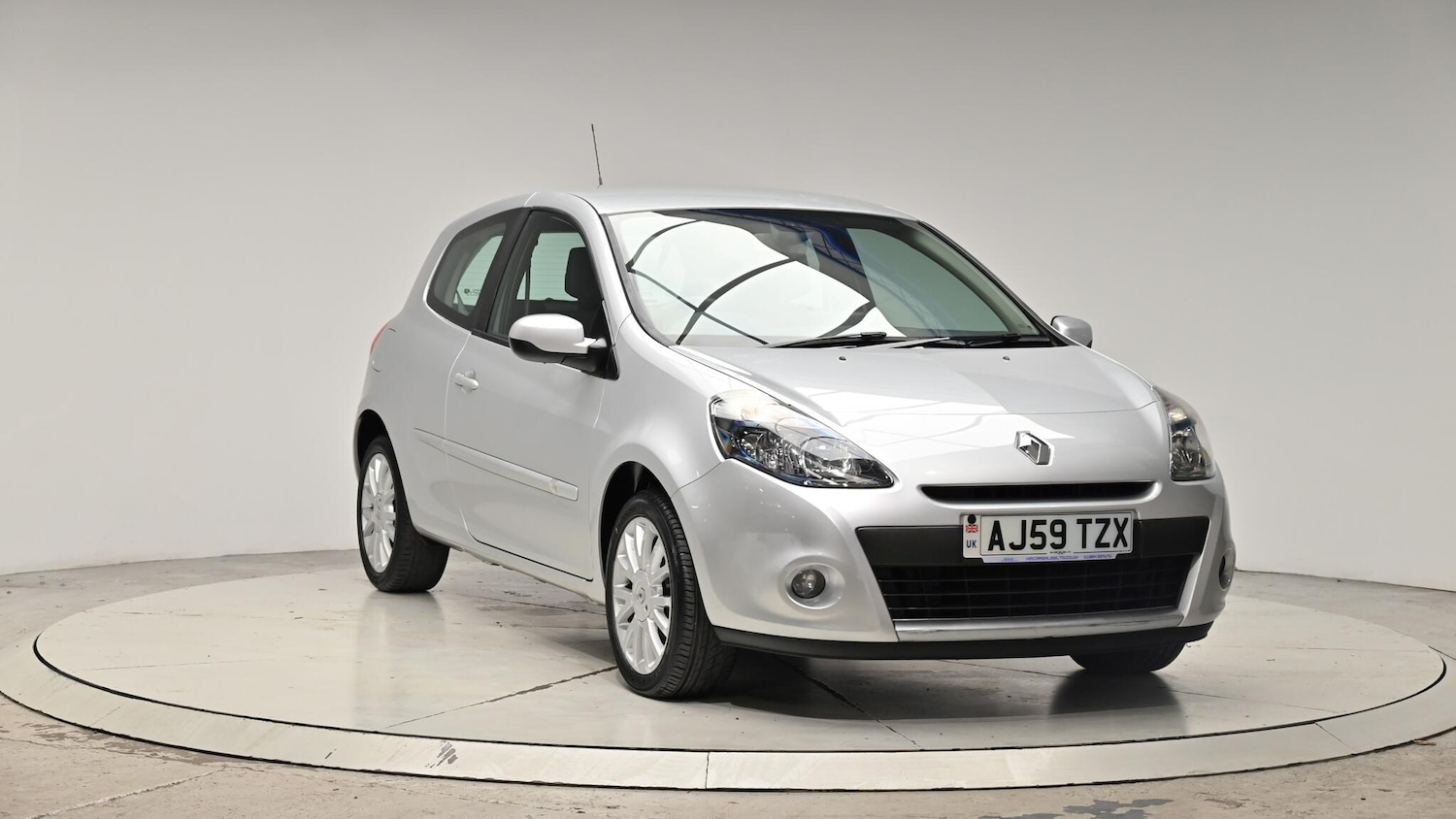 Used Renault Clio 2010 for sale - 76084395: Photo 9