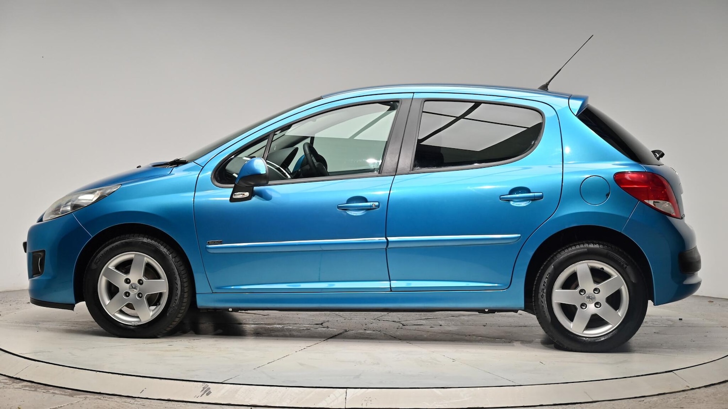 Used Peugeot 207 2011 for sale - 76377385: Photo 21