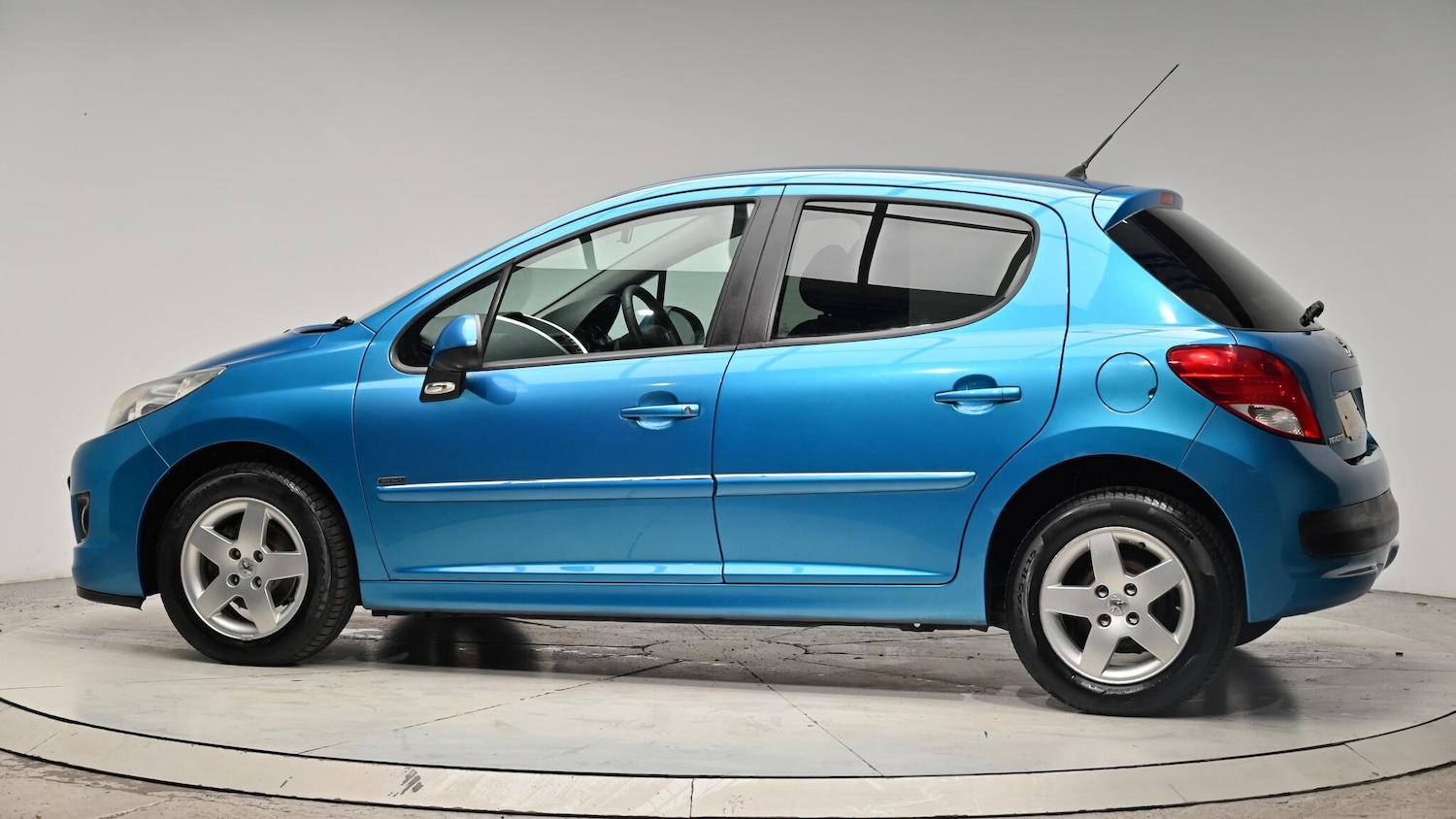 Used Peugeot 207 2011 for sale - 76377385: Photo 22