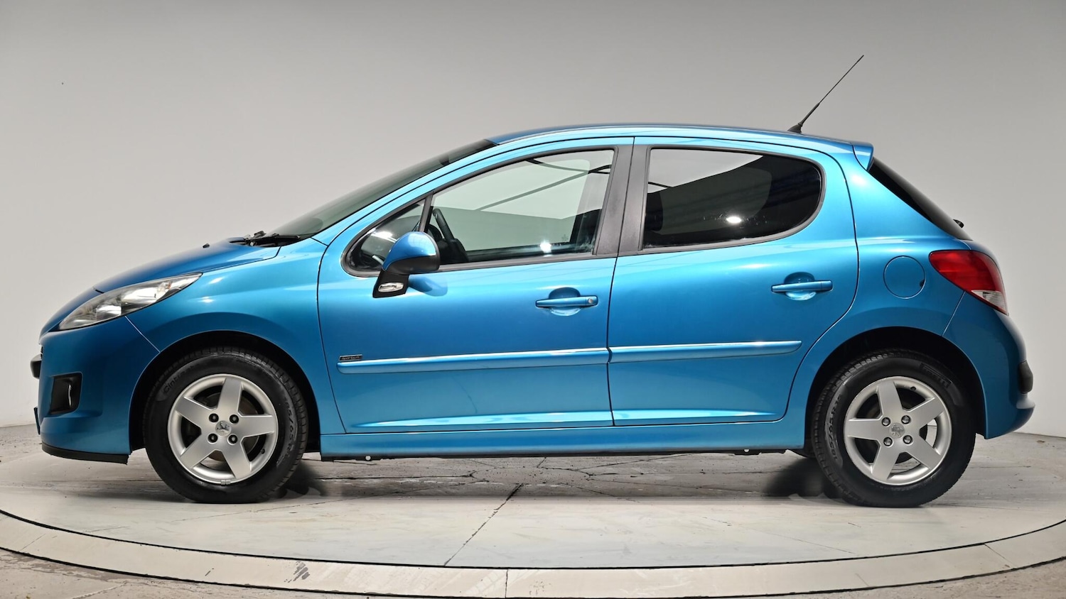 Used Peugeot 207 2011 for sale - 76377385: Photo 3