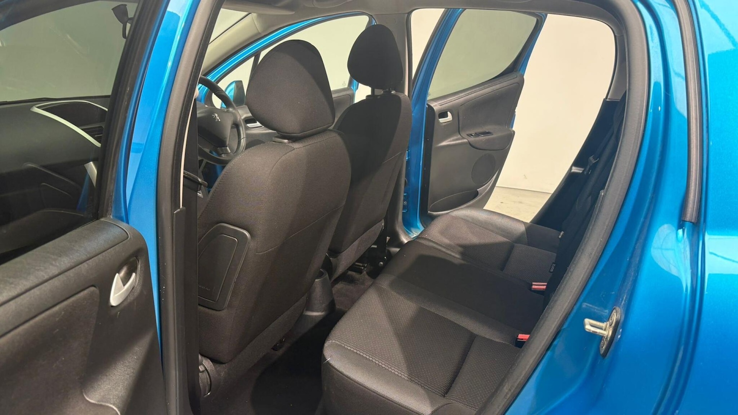 Used Peugeot 207 2011 for sale - 76377385: Photo 82