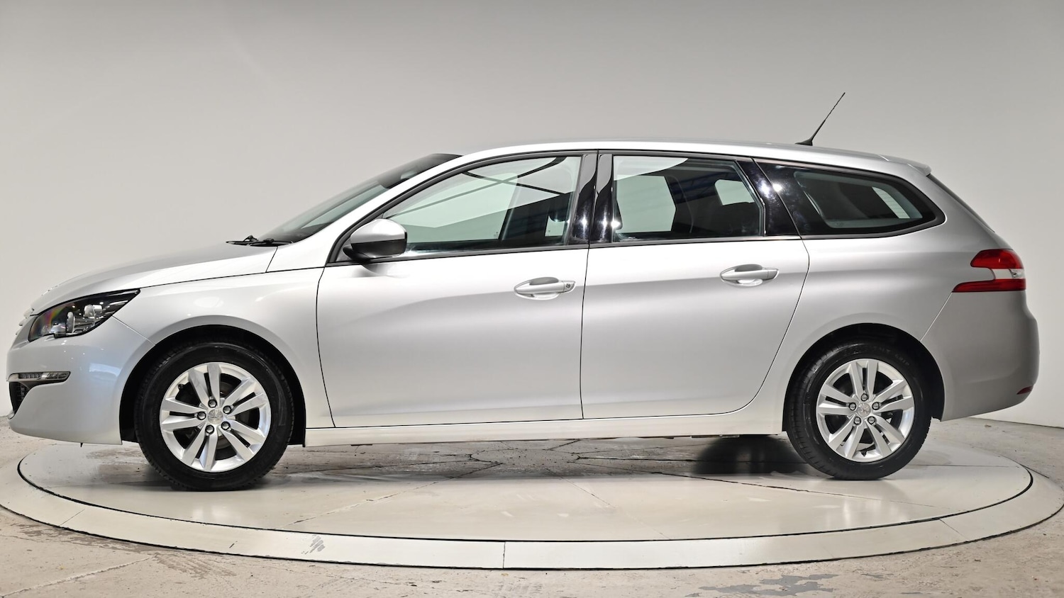 Used Peugeot 308 2016 for sale - 76370153: Photo 19