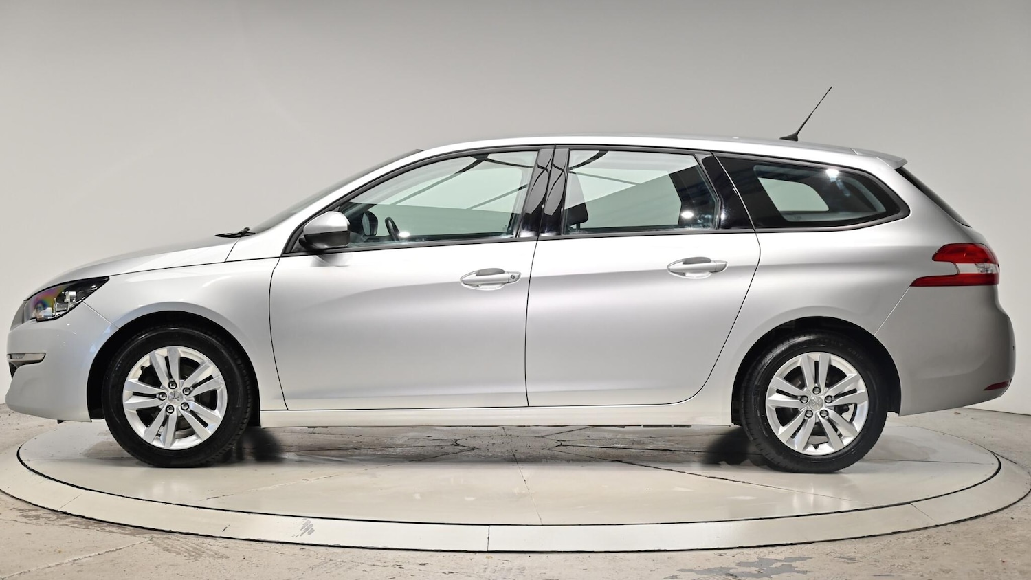 Used Peugeot 308 2016 for sale - 76370153: Photo 3