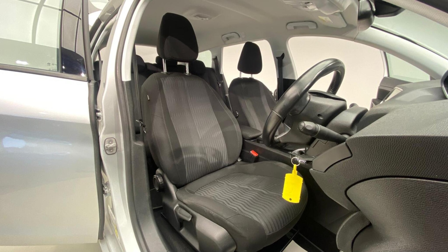 Used Peugeot 308 2016 for sale - 76370153: Photo 84