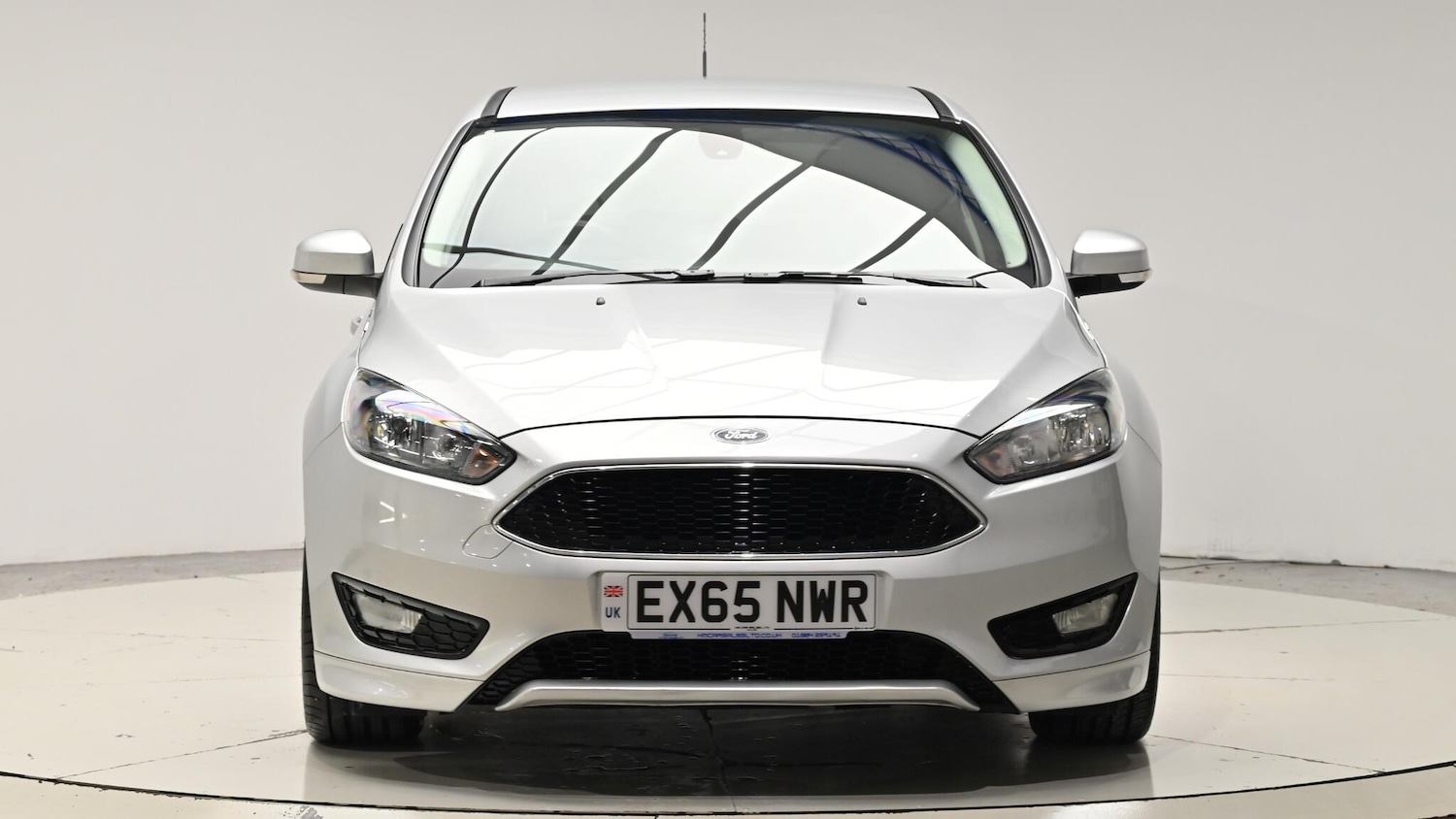 Used Ford Focus 2015 for sale - 76965170: Photo 2