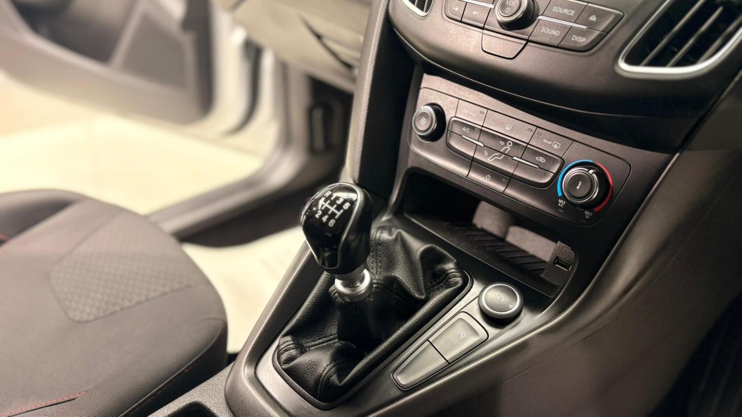 Used Ford Focus 2015 for sale - 76965170: Photo 95