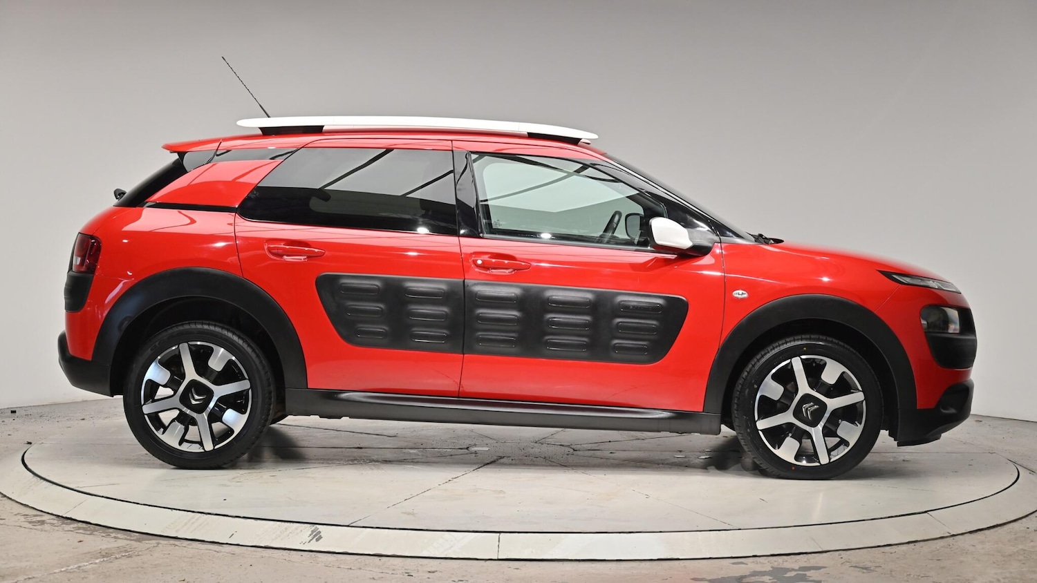 Used Citroen C4 Cactus 2015 for sale - 76422521: Photo 4