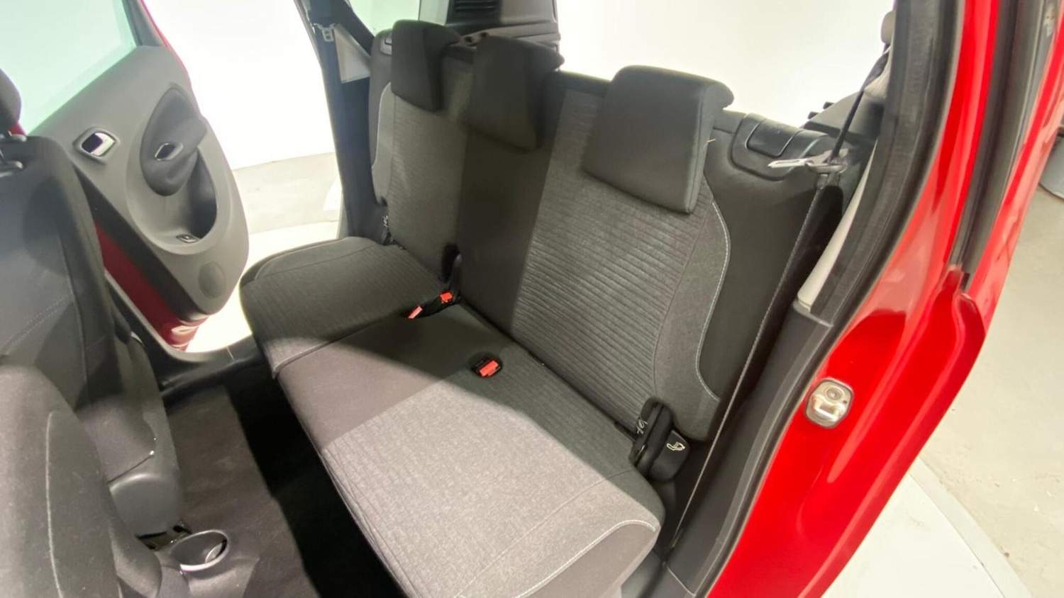 Vehicle 83