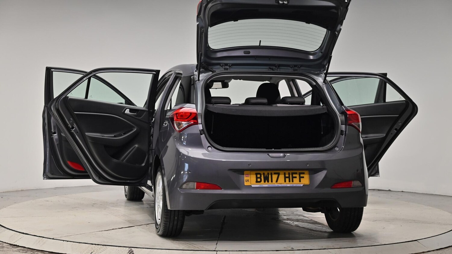 Used Hyundai i20 2017 for sale - 76560961: Photo 64