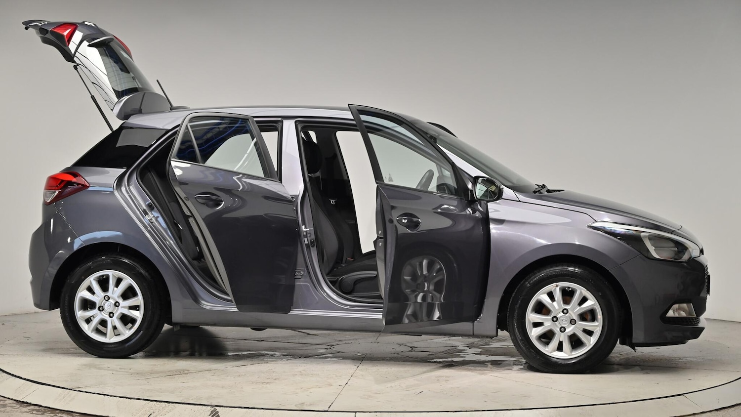 Used Hyundai i20 2017 for sale - 76560961: Photo 75