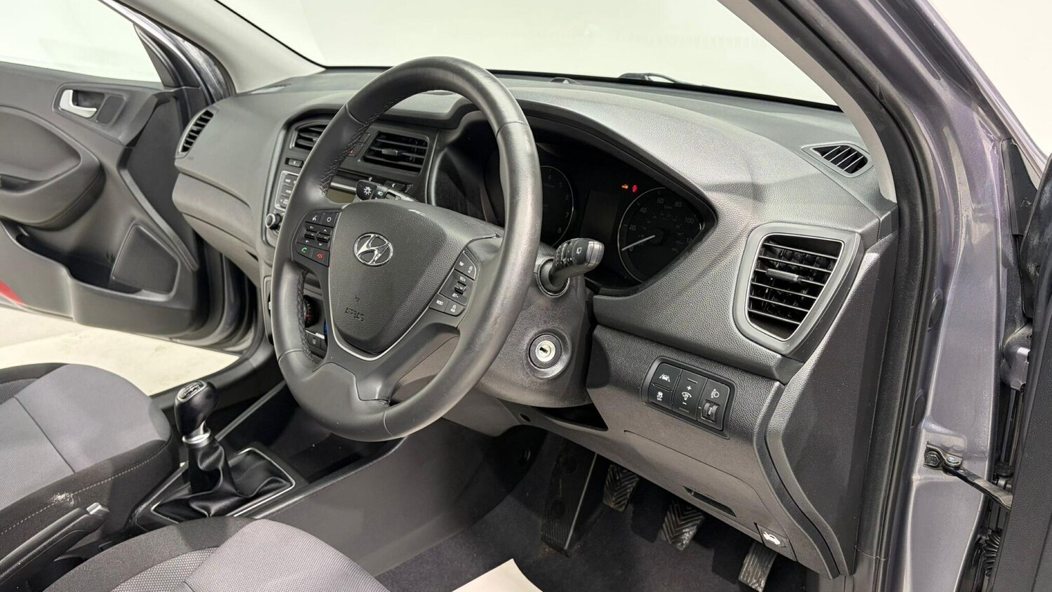 Used Hyundai i20 2017 for sale - 76560961: Photo 79