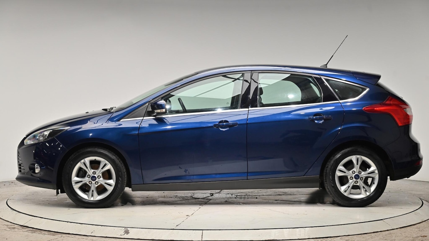 Used Ford Focus 2013 for sale - 77039929: Photo 3