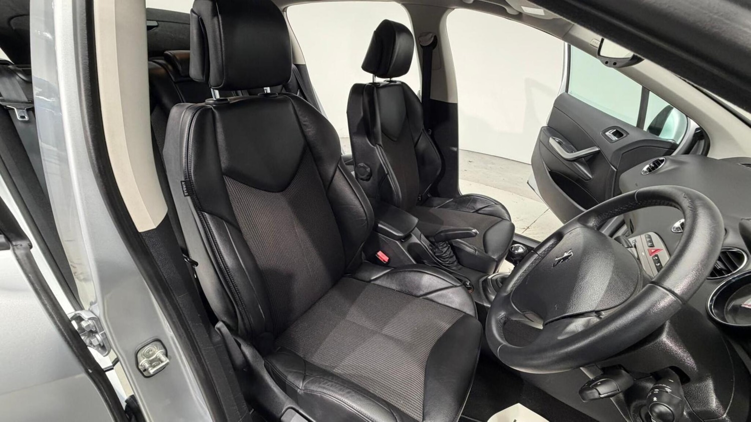 Used Peugeot 308 2007 for sale - 76440657: Photo 82