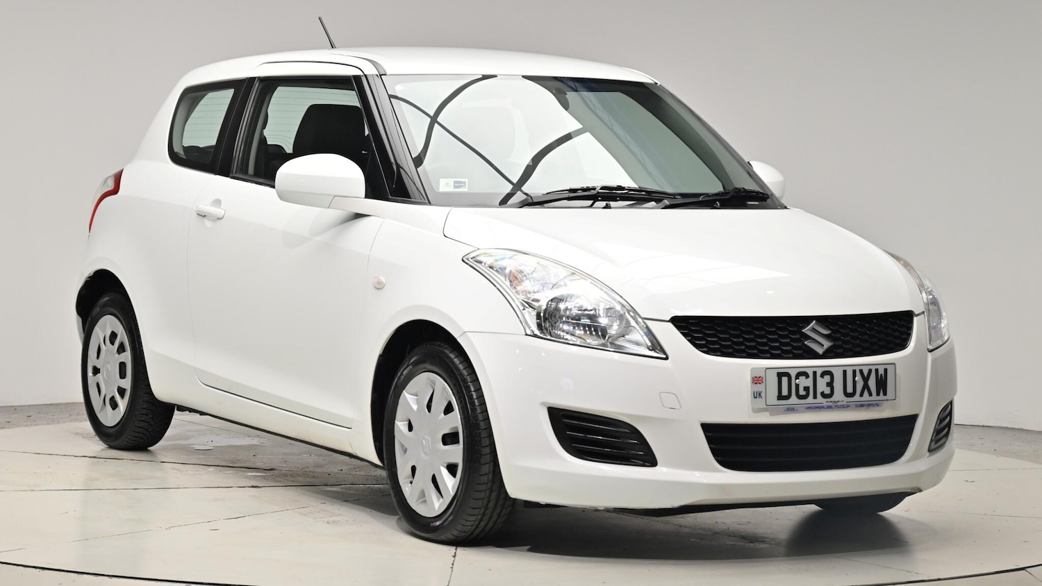 Used Suzuki Swift 2013 for sale - 76409137: Photo 1