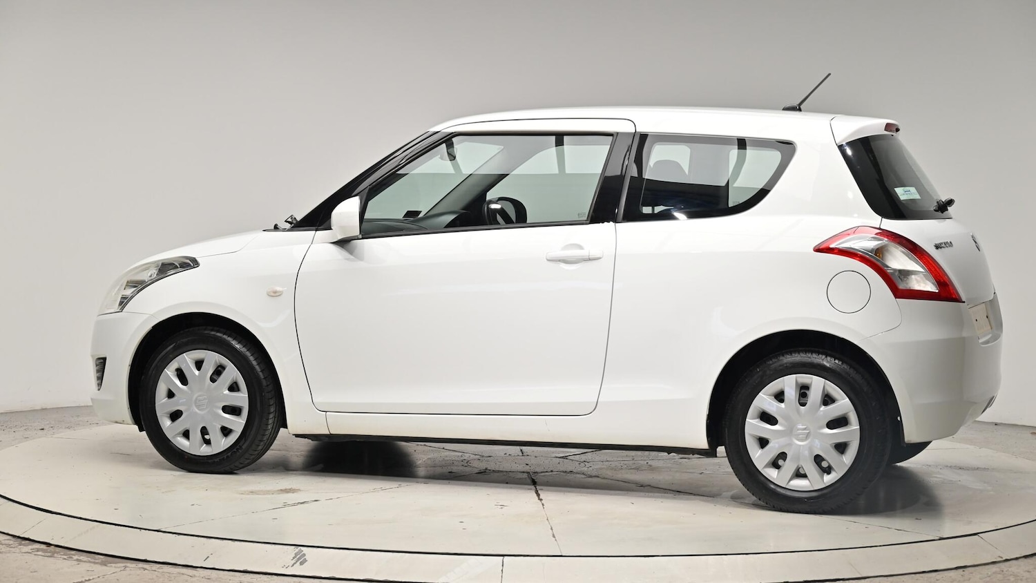 Used Suzuki Swift 2013 for sale - 76409137: Photo 22