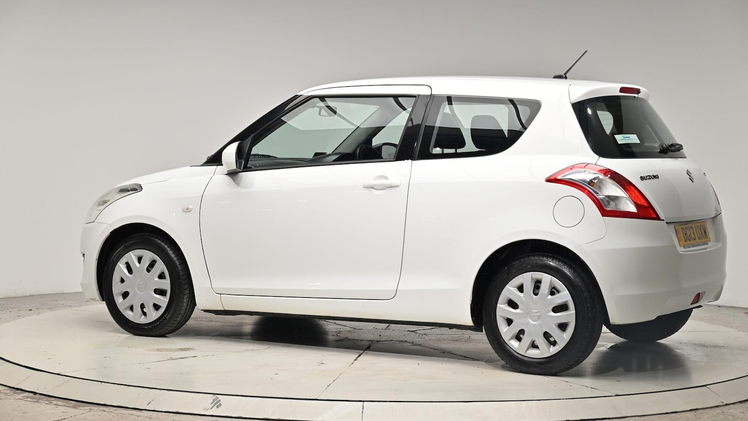 Used Suzuki Swift 2013 for sale - 76409137: Photo 23