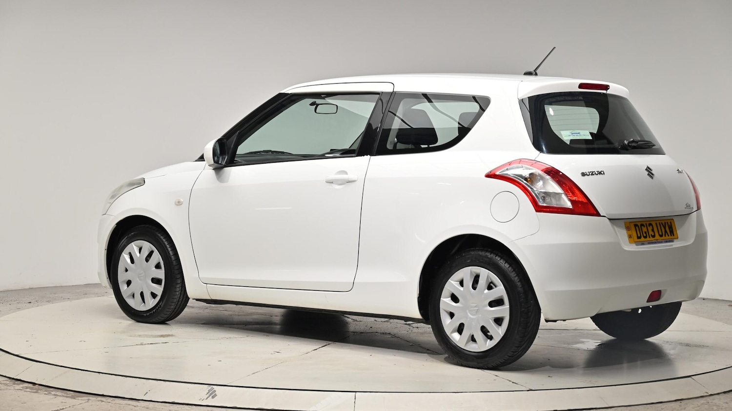 Used Suzuki Swift 2013 for sale - 76409137: Photo 24