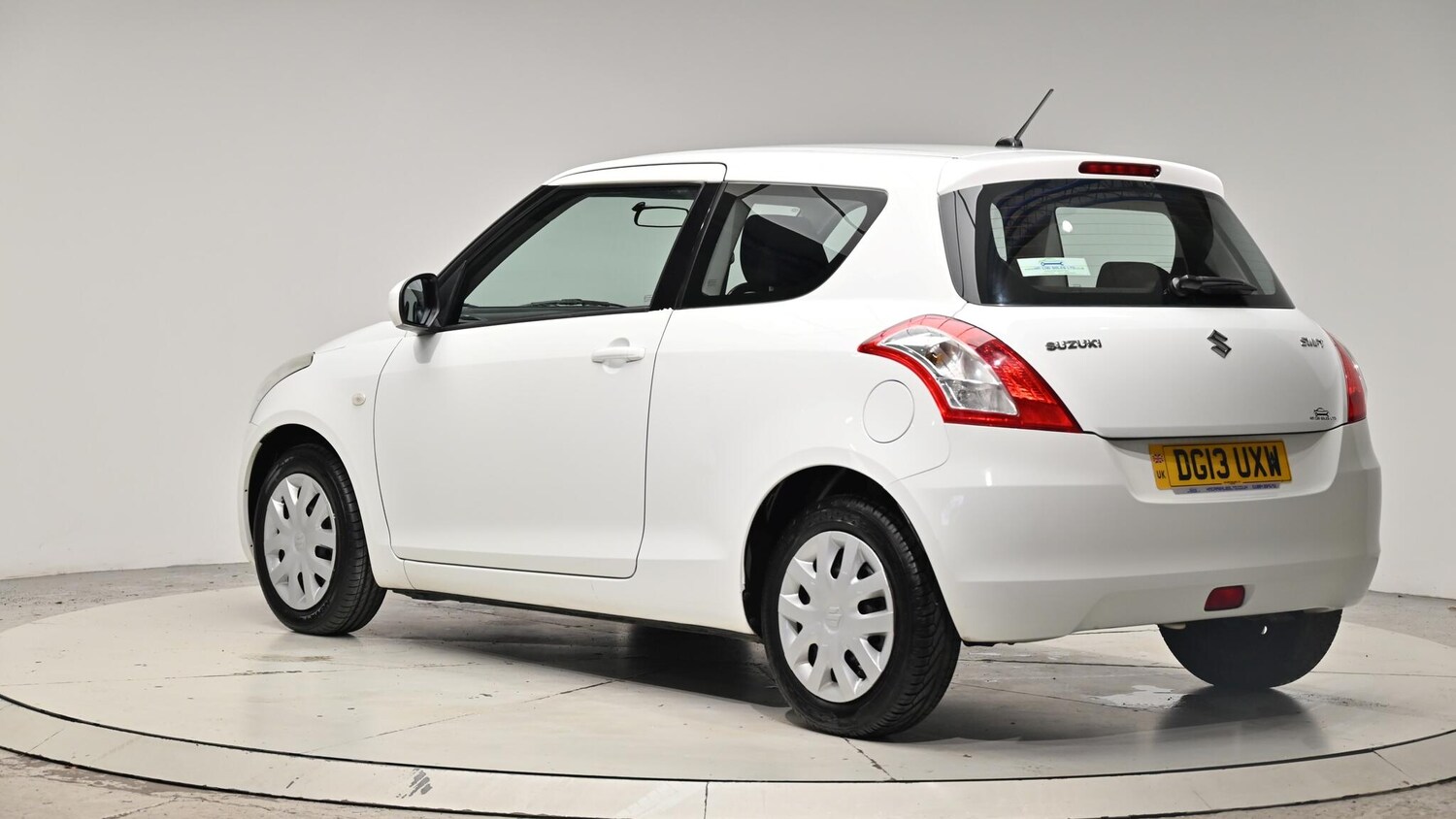 Used Suzuki Swift 2013 for sale - 76409137: Photo 25