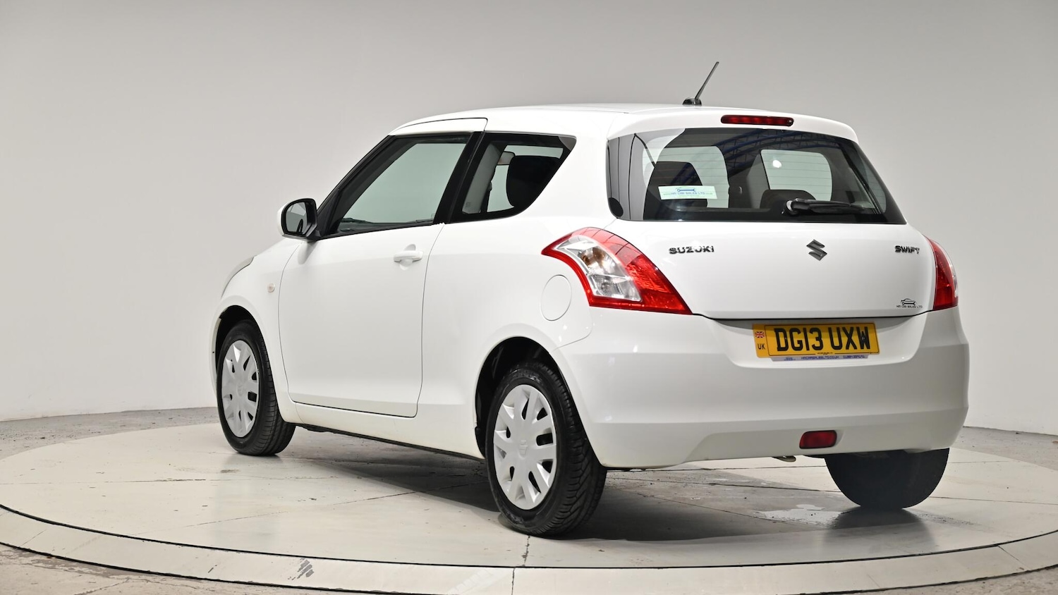 Used Suzuki Swift 2013 for sale - 76409137: Photo 26