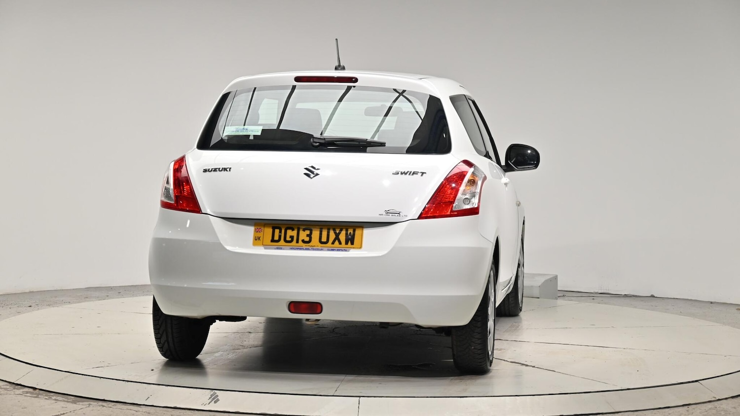 Used Suzuki Swift 2013 for sale - 76409137: Photo 30