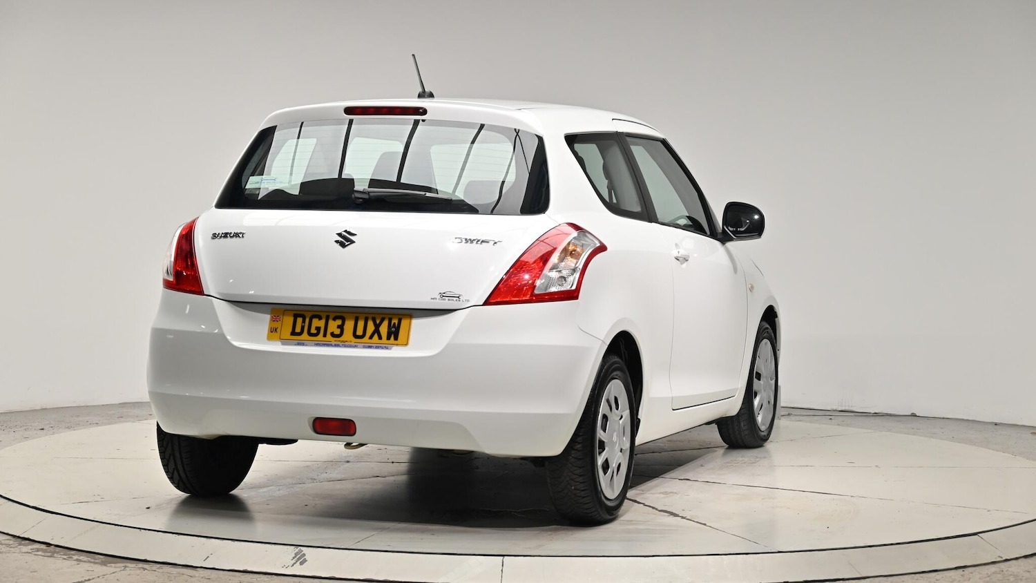 Used Suzuki Swift 2013 for sale - 76409137: Photo 31