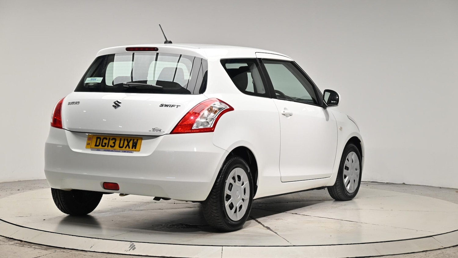 Used Suzuki Swift 2013 for sale - 76409137: Photo 32