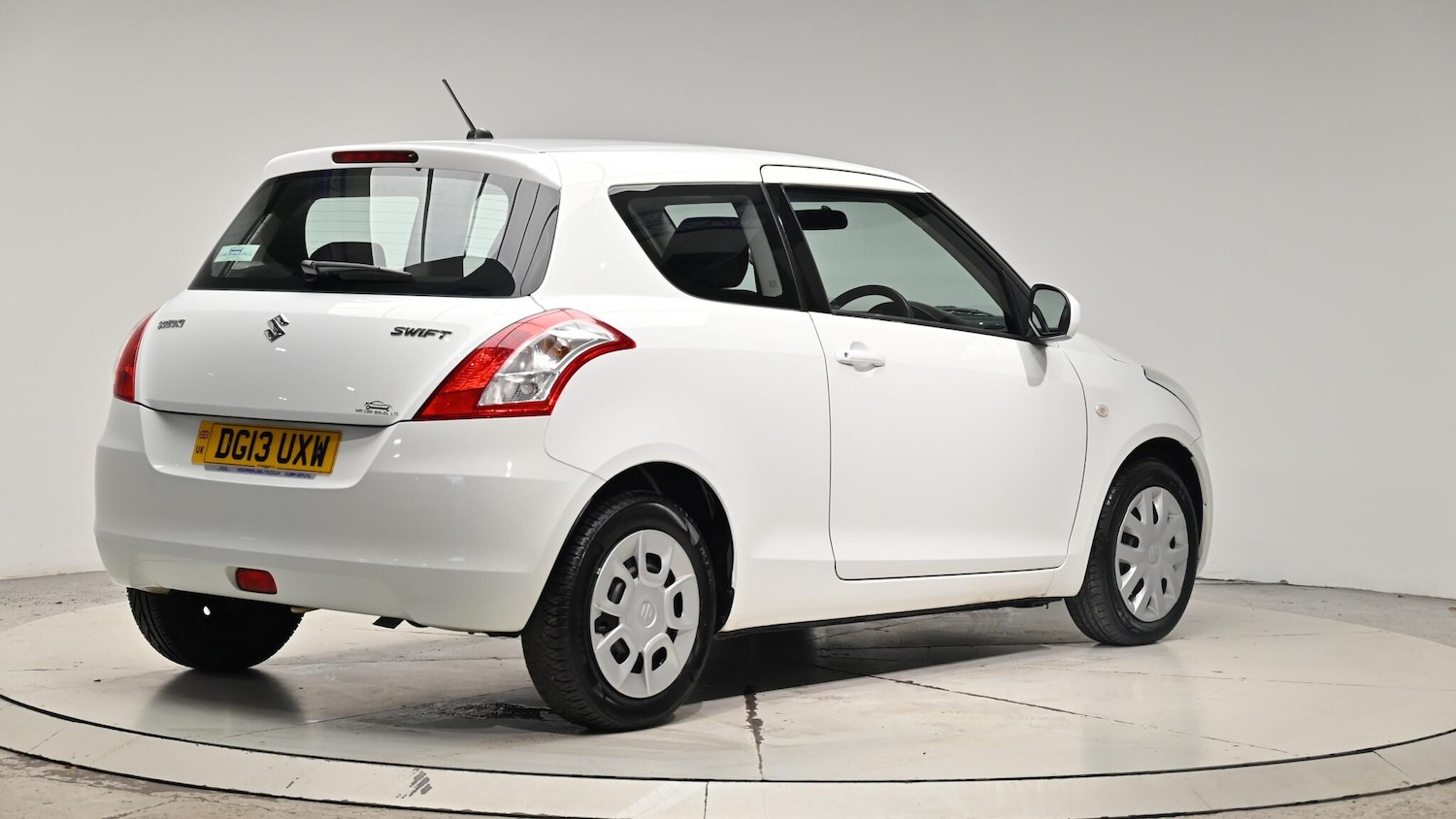 Used Suzuki Swift 2013 for sale - 76409137: Photo 33