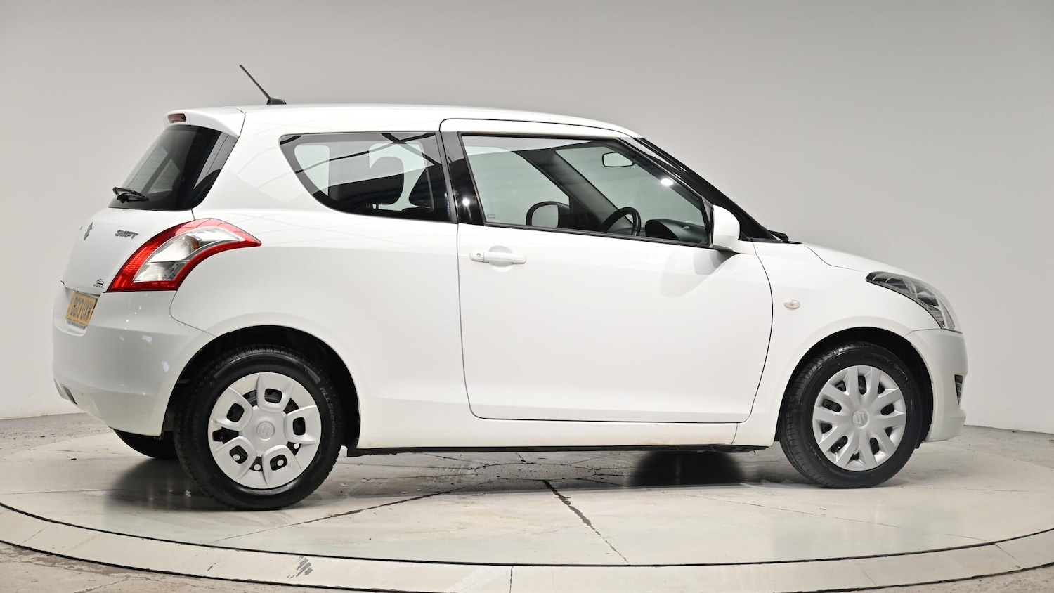Used Suzuki Swift 2013 for sale - 76409137: Photo 36