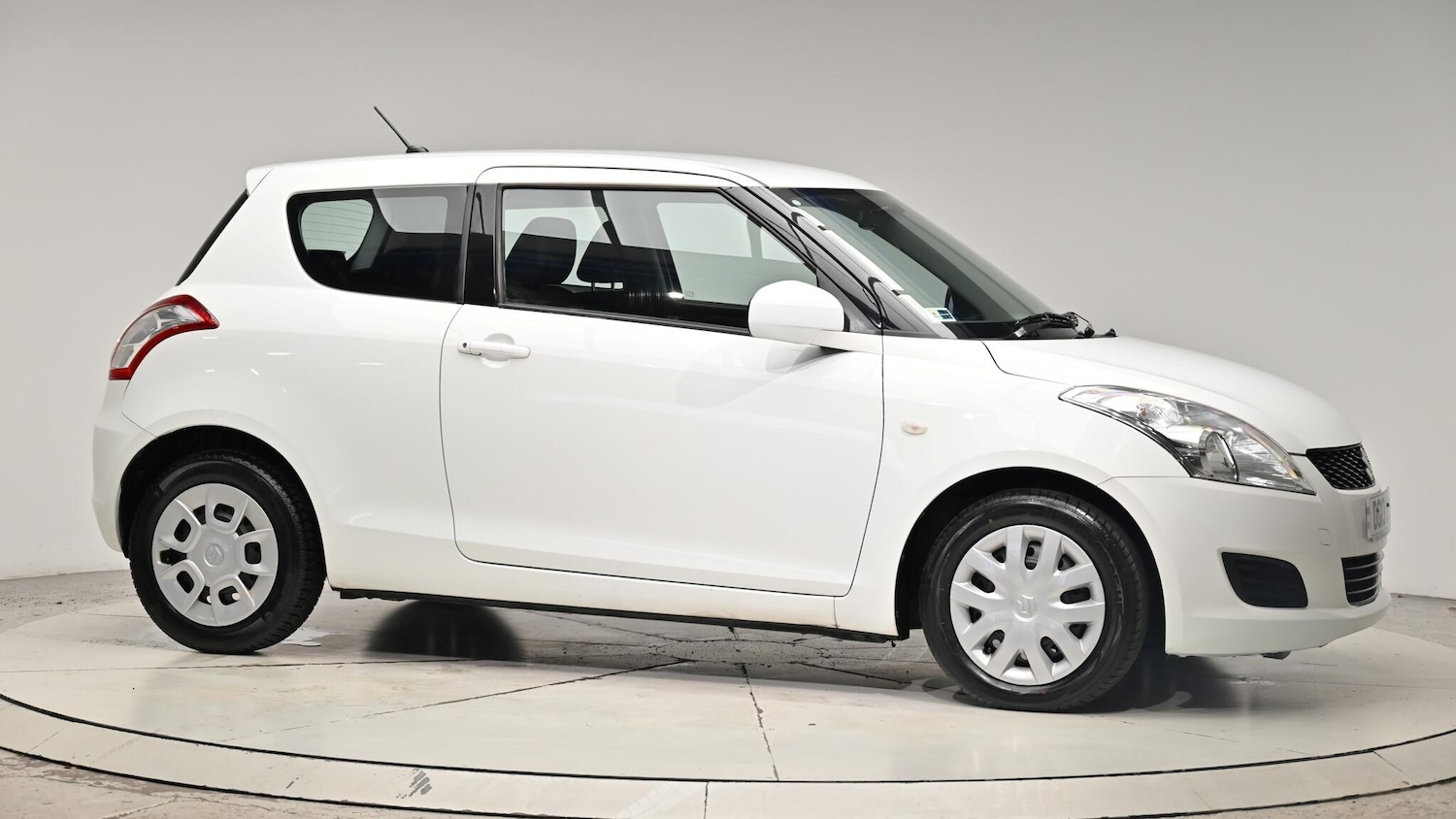 Used Suzuki Swift 2013 for sale - 76409137: Photo 40